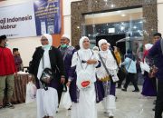 Kloter 13 Debarkasi Medan Tiba Lebih Cepat, 359 Jemaah Haji Pulang Selamat ke Tanah Air