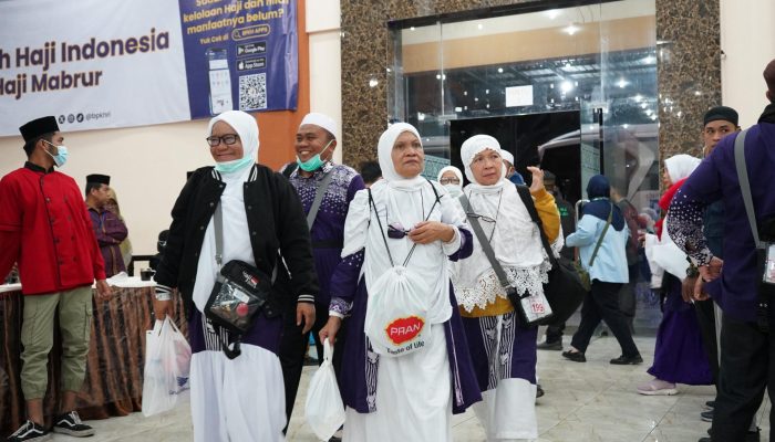 Kloter 13 Debarkasi Medan Tiba Lebih Cepat, 359 Jemaah Haji Pulang Selamat ke Tanah Air