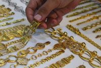 Pada Juni 2025, harga gelang emas menunjukkan variasi yang signifikan, dipengaruhi oleh berbagai faktor.