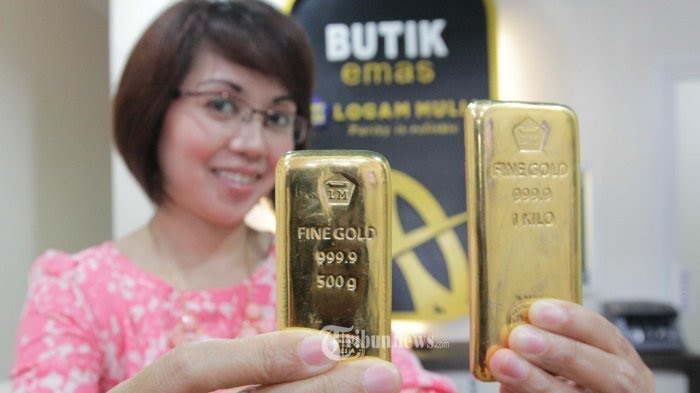 Harga emas Antam itu naik Rp 8.000 jika dibandingkan dengan harga yang dicetak pada Minggu (15/6) yang berada di level Rp 1.960.000 per gram.