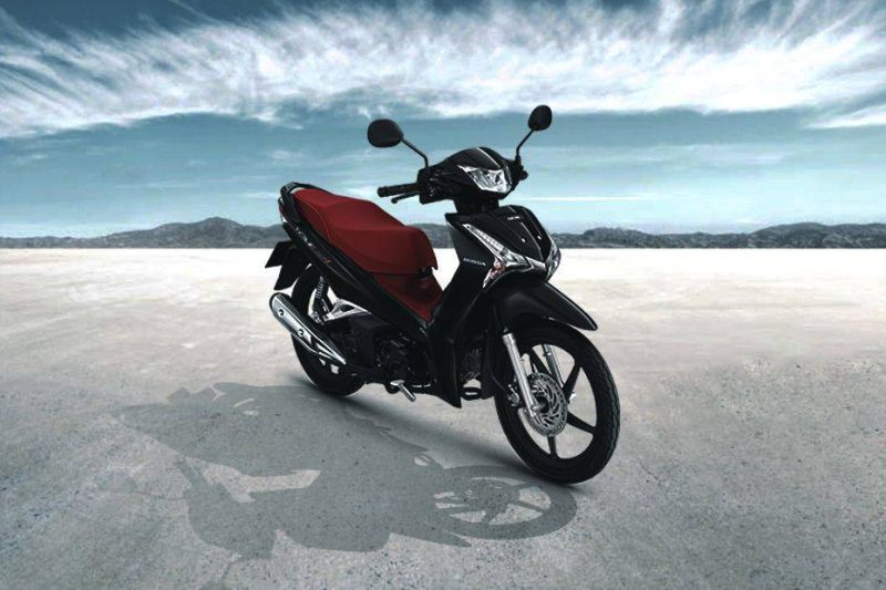 Sosok Honda Wave 125i 2025 disebut-sebut sebagai saudara kembar Honda Supra X 125 membawa aura desain yang lebih elegan dan nuansa premium.
