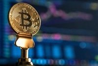 harga Bitcoin langsung turun ke US$118.593, menandai reaksi cepat pasar terhadap meningkatnya risiko geopolitik di kawasan Timur Tengah.
