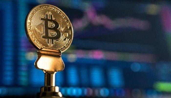 Kemana Arah Bitcoin? Sentimen Terbelah di Tengah Aksi Beli Whale dan Ketidaksabaran Trader Ritel