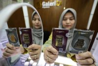 Harga emas Antam itu melonjak Rp 18.000 jika dibandingkan dengan harga yang dicetak pada Rabu (11/6) yang juga berada di level Rp 1.910.000 per gram.