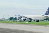 Pesawat maskapai Saudia Airlines mendarat darurat di Bandara Kualanamu, Deli Serdang, Sumatera Utara.