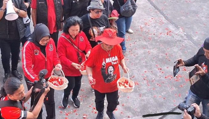 Peristiwa Kudatuli: Tabur Bunga di DPP PDIP Ingatkan Luka 27 Juli, Ribka Tjiptaning Serukan Satu Hal Ini