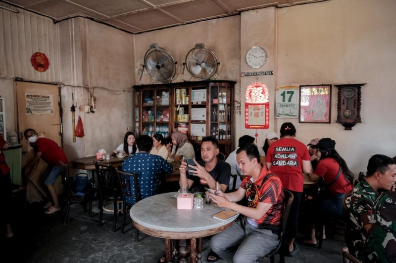 Kedai Kopi Apek, berdiri sejak 1922, berada di Jalan Hindu, Kota Medan. Foto: Kemenparekraf