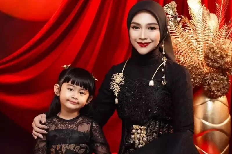 Ria Ricis dan anaknya,Cut Raifa Aramoana atau akrab disapa Moana