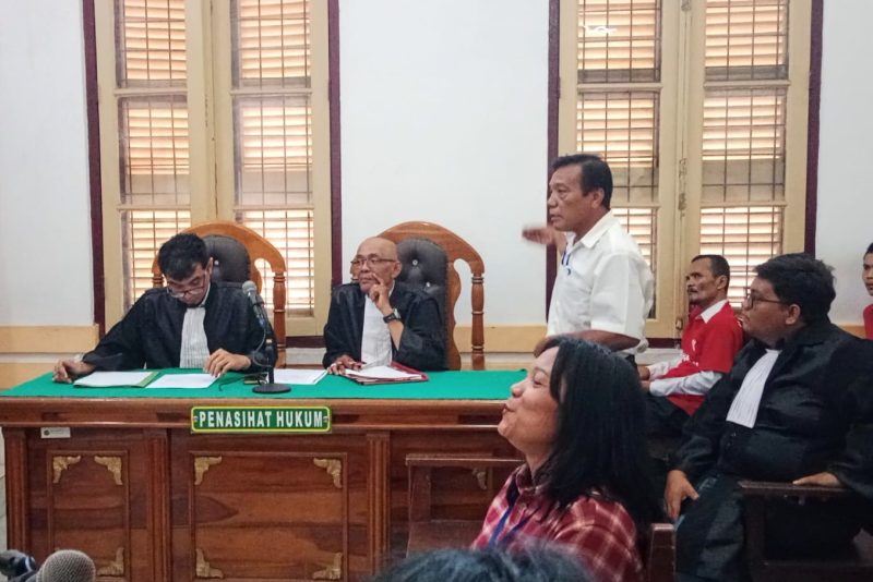 Korban Romauli br Naibaho dihadirkan memberikan keterangan dalam kasus penganiayaan di PN Medan, Selasa (1/7).