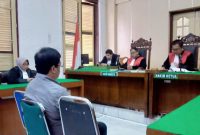 Eks anggota DPRD Sumut, Jubel Tambunan terdakwa kasus korupsi saat menjalani sidang putusan di pengadilan Tipikor Medan