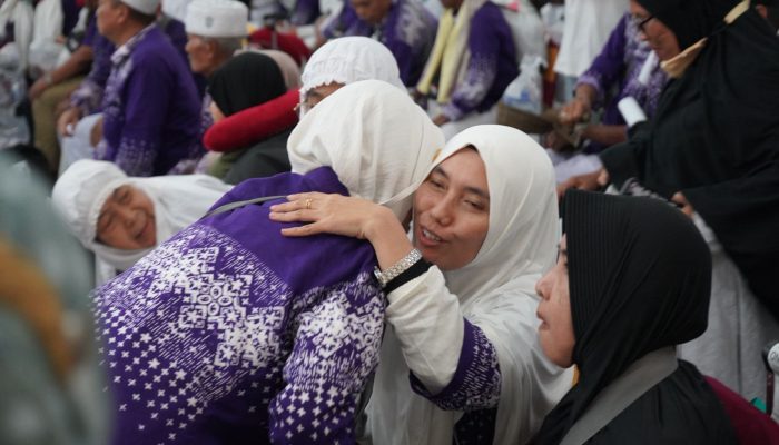 Jemaah Haji Kloter 17 Asal Medan dan Binjai Tiba di Tanah Air