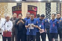 Konferensi pers penetapan sembilan tersangka baru kasus dugaan korupsi tata kelola minyak mentah dan produk kilang di Gedung Bundar Kejaksaan Agung, Jakarta, Kamis (10/7/2025) malam. Foto: Antara