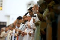 Teks Khutbah Jumat Bahasa Jawa: Hikmah Hijrah Nabi Muhammad kanggo Generasi Milenial lan Z di mana pada masa dahulu, Nabi Muhammad saw beserta para sahabat melakukan prosesi hijrah, berpindah tempat dari Makkah ke Madinah.