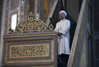 Ilustrasi - Khutbah Jumat 1 Agustus 2025 Singkat: Membaca Ulang Hakikat Kemerdekaan dalam Islam.
Foto: Getty Images