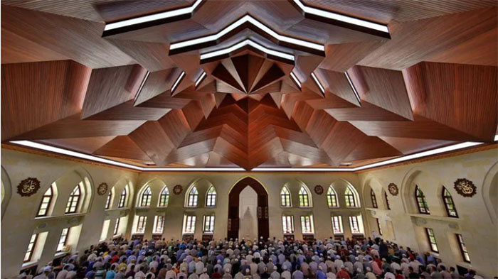 Khutbah Jumat 10 Juli 2025 berjudul Meraih Keutamaan Bulan Muharram
di mana bulan yang sarat makna dan penuh hikmah. Bulan Muharram dapat menjadi momentum bagi umat muslim untuk melakukan perubahan dan perbaikan diri, serta memperbarui niat dan tujuan hidup.