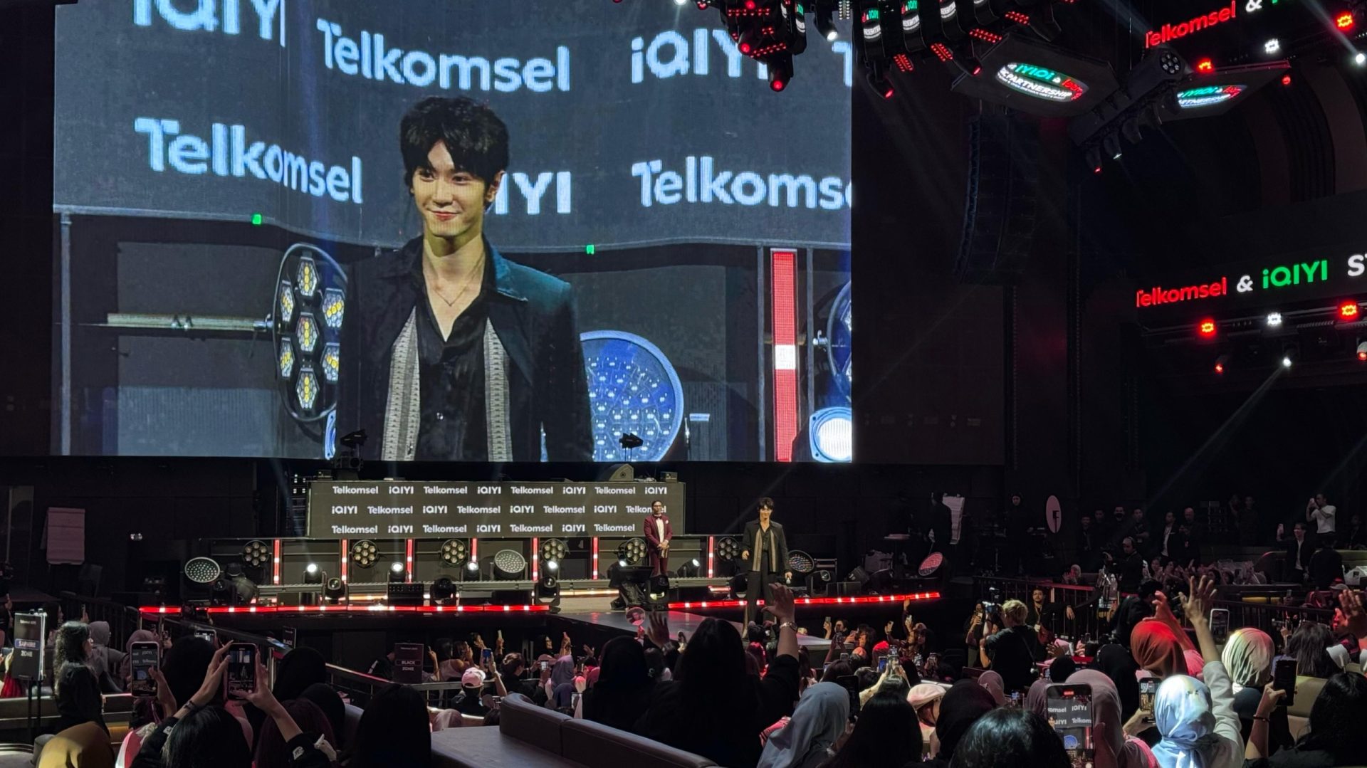 Telkomsel berkolaborasi dengan iQIYI menghadirkan paket mobile bundling iQIYI terbaru untuk mendukung pengalaman hiburan digital pelanggan. Pelanggan dapat memilih Premium Bundle iQIYI—Basic, Standard, atau Premium—dengan masa aktif mingguan, bulanan, triwulanan, hingga tahunan.