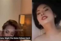 Sebuah kabar yang gegerkan jagatmaya ada LLink Video Syur No Sensor 100% Lisa Mariana Mainkan 'Seruling Bambu' dengan Pria Bertato di Kamar Hotel Mewah telah beredar video berdurasi selama 4 menit.