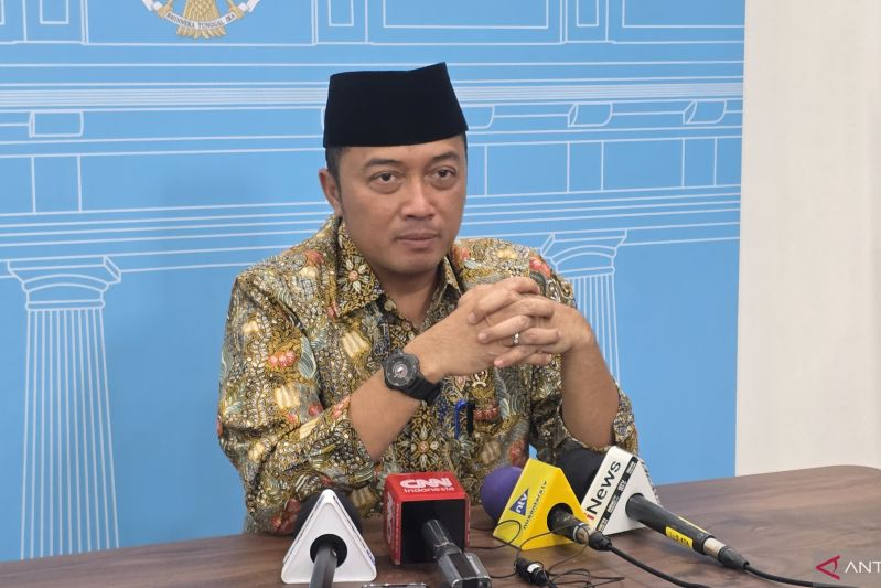 Menteri Sekretaris Negara Prasetyo Hadi memberikan keterangan pers di Kompleks Istana Kepresidenan, Jakarta, Jumat (11/7/2025).
