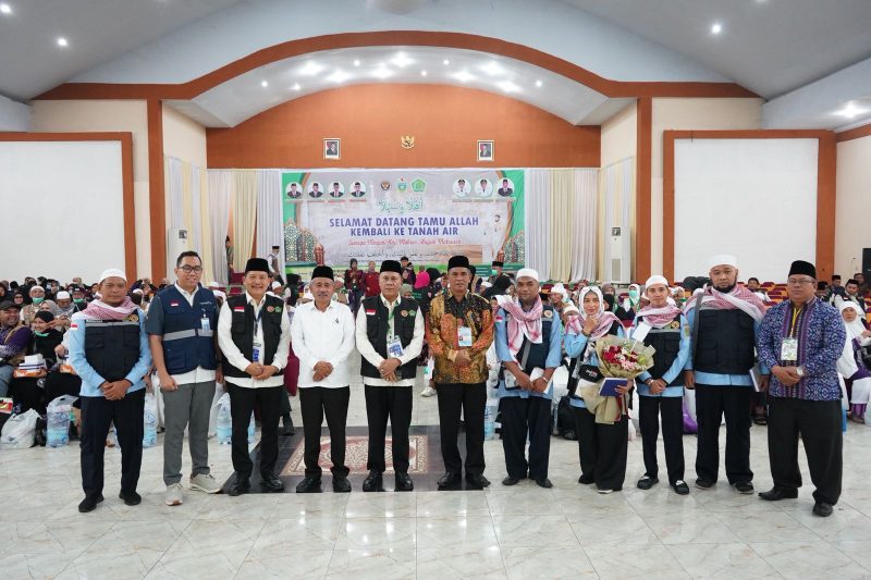 PPIH Debarkasi Medan bersama jemaah haji Kloter 24, telah merampungkan seluruh pemulangan jemaah haji Sumatera Utara, Kamis (10/7).