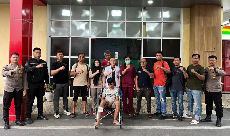 Tekab Polsek Medan Tembung meringkus pelaku perampokan HP Polisi di pintu Tol Bandar Selamat, Sabtu (5/7).