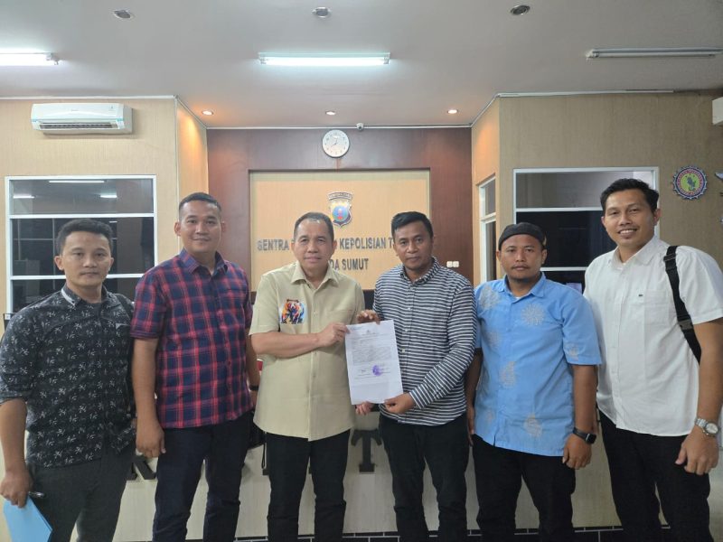 Anggota DPRD Sumut Irham Buana Nasution resmi membuat laporan polisi terhadap teror pelemparan. Foto: Dok.Pribadi