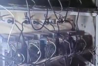 Polisi menggerebek ruko tambang Bitcoin di Jalan Karya Jaya, Medan Johor, Kota Medan. Foto: Tangkapan layar video