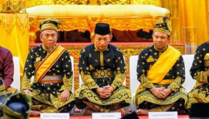 Kapolri Jenderal Listyo Sigit Terima Anugerah Adat Melayu, Ini 8 Tokoh Nasional Penerima Anugerah Serupa, Ada Jokowi Hingga Anies