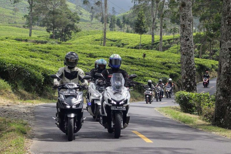 Honda ADV 160 menjadi salah satu rekomendasi motor matik untuk medan pegunungan.
