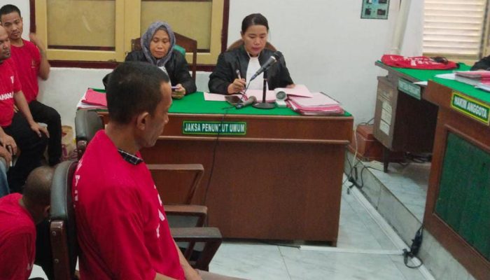 Kasus Perampokan Sopir Taksi Online: Pelaku Didakwa Berencana dan Terancam Hukuman Mati