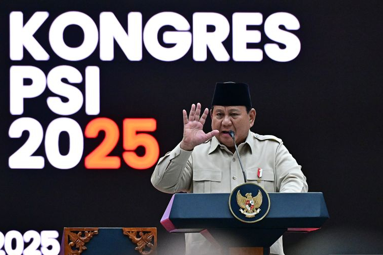 Presiden Prabowo memberikan sambutan pada penutupan Kongres PSI di Surakarta, Minggu (20/7) malam.