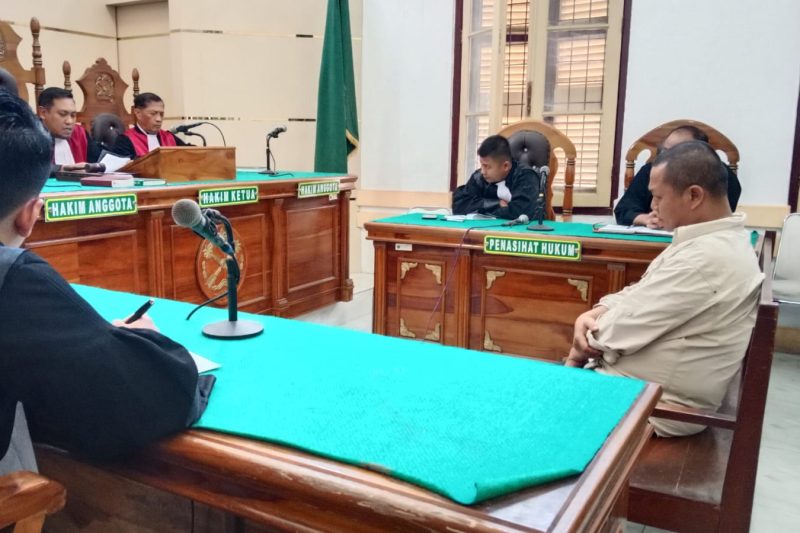Kedua terdakwa korupsi pengadaan website desa se-Kabupaten Padanglawas, menjalani sidang putusan di Pengadilan Tipikor Medan, Rabu (23/7/2025).