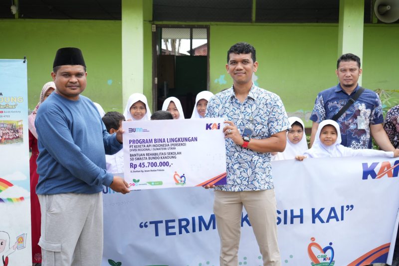Penyerahan TJSL PT KAI Sumut