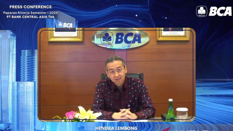 Tangkapan layar Presiden Direktur PT Bank Central Asia Tbk Hendra Lembong saat konferensi pers di Jakarta, Rabu (30/7/2025).