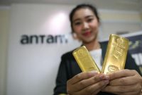 Harga emas di Pegadaian hari ini untuk jenis Galeri 24 dengan ukuran 0,5 gram turun tipis dan dibanderol dengan harga Rp 991.000.