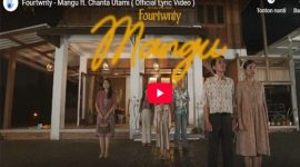 Tampilan cuplikan video resmi Fourtwnty – Mangu ft. Charita Utami yang sedang trending. Lagu ini menjadi favorit banyak pendengar karena liriknya yang puitis dan penuh makna. Temukan lirik dan chord lagu Mangu lengkap untuk membantu Anda belajar memainkan lagu ini dengan mudah di gitar atau instrumen musik lainnya.
