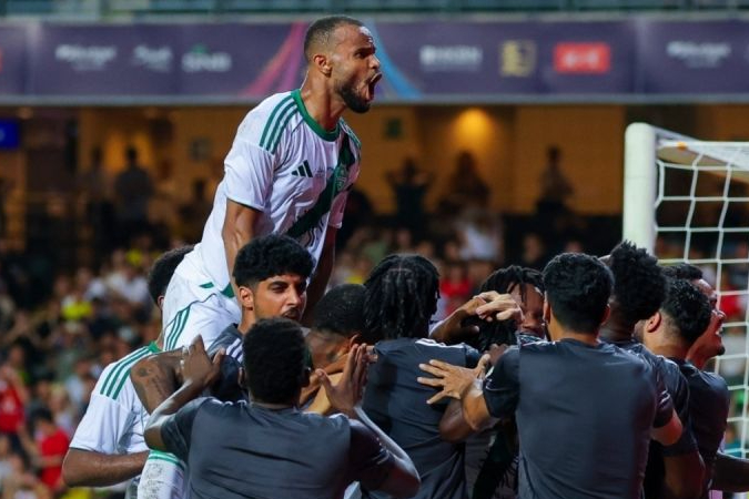 Al-Ahli juara Piala Super Arab Saudi setelah menang adu penalti atas Al-Nass di Stadion Hong Kong pada Sabtu (23=8/2025). 