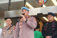 Kadiv Propam Polri Irjen Pol. Abdul Karim (tengah) berbicara dalam konferensi pers di Gedung Propam Polri, Jakarta, Jumat (29/8/2025).