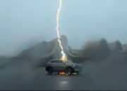 Mobil Listrik BYD Song Plus Tetap Melaju Normal Setelah 3 Kali Tersambar Petir