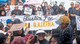 Lebih dari 3.000 orang bergabung dalam aksi solidaritas di Pujasera Labuan untuk menuntut keadilan dalam kasus kematian Zara Qairina, Senin (11/8/2025).(Bernama via The Star)