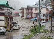 Tragedi Longsor dan Banjir Bandang di India Utara: 100 Warga Hilang, Evakuasi Dipercepat