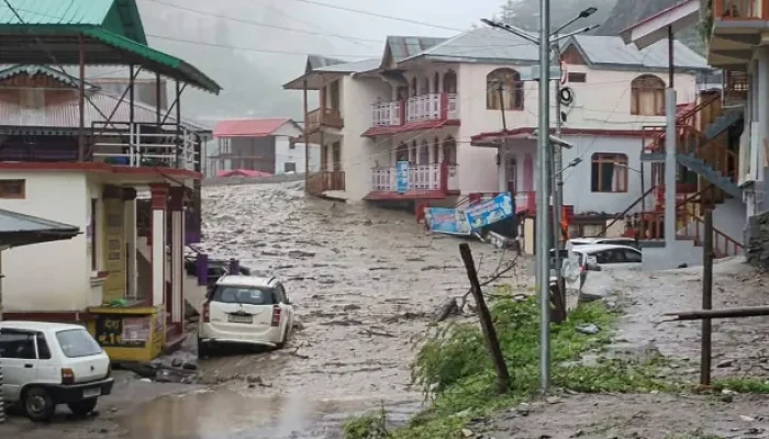 Tragedi Longsor dan Banjir Bandang di India Utara: 100 Warga Hilang, Evakuasi Dipercepat