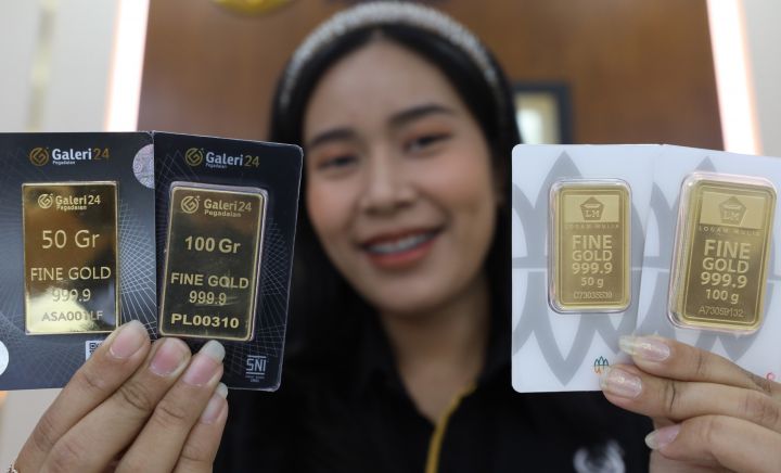 Harga emas Antam itu turun Rp 4.000 jika dibandingkan dengan harga pada Sabtu (23/8/2025) yang berada di level Rp 1.933.000 per gram.