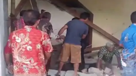 Tangkapan layar momen pasca gempa yang terjadi di Poso, Sulawesi Tengah. (bnpb.go.id) 
