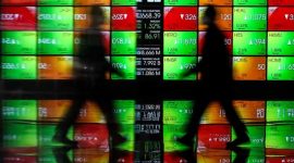 Pergerakan Indeks Harga Saham Gabungan (IHSG) masih akan bergantung pada nilai tukar rupiah terhadap dolar Amerika Serikat (AS) dan stabilitas politik dalam negeri.