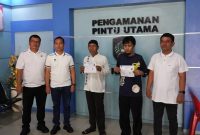 Dua warga binaan Rutan Kelas I Medan, yang menerima amnesti dari Presiden, Sabtu (2/8/2025).