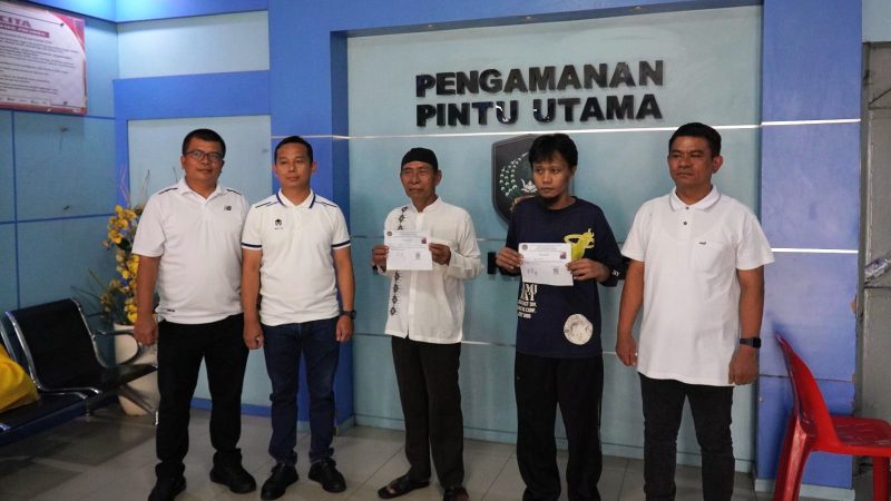 Dua warga binaan Rutan Kelas I Medan, yang menerima amnesti dari Presiden, Sabtu (2/8/2025).