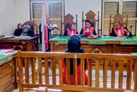 Mei Rani Feri Astuti terdakwa kasus penggelapan, menjalani sidang tuntutan du PN Medan, Rabu (6/8/2025).