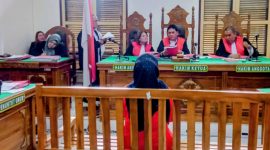 Mei Rani Feri Astuti terdakwa kasus penggelapan, menjalani sidang tuntutan du PN Medan, Rabu (6/8/2025).