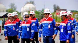 Komut PT Pertamina Patra Niaga, Sudung Situmorang bersama Komisaris Tina Talisa melakukan Management Walkthrough (MWT)
