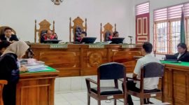 Stevanus Deo Bangun alias Evan terdakwa kasus perdagangan satwa dilindungi menjalani sidang tuntutan di PN Medan, Selasa (12/8/2025).